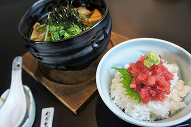 大阪かわち発祥かすうどんとミニ丼セット 1